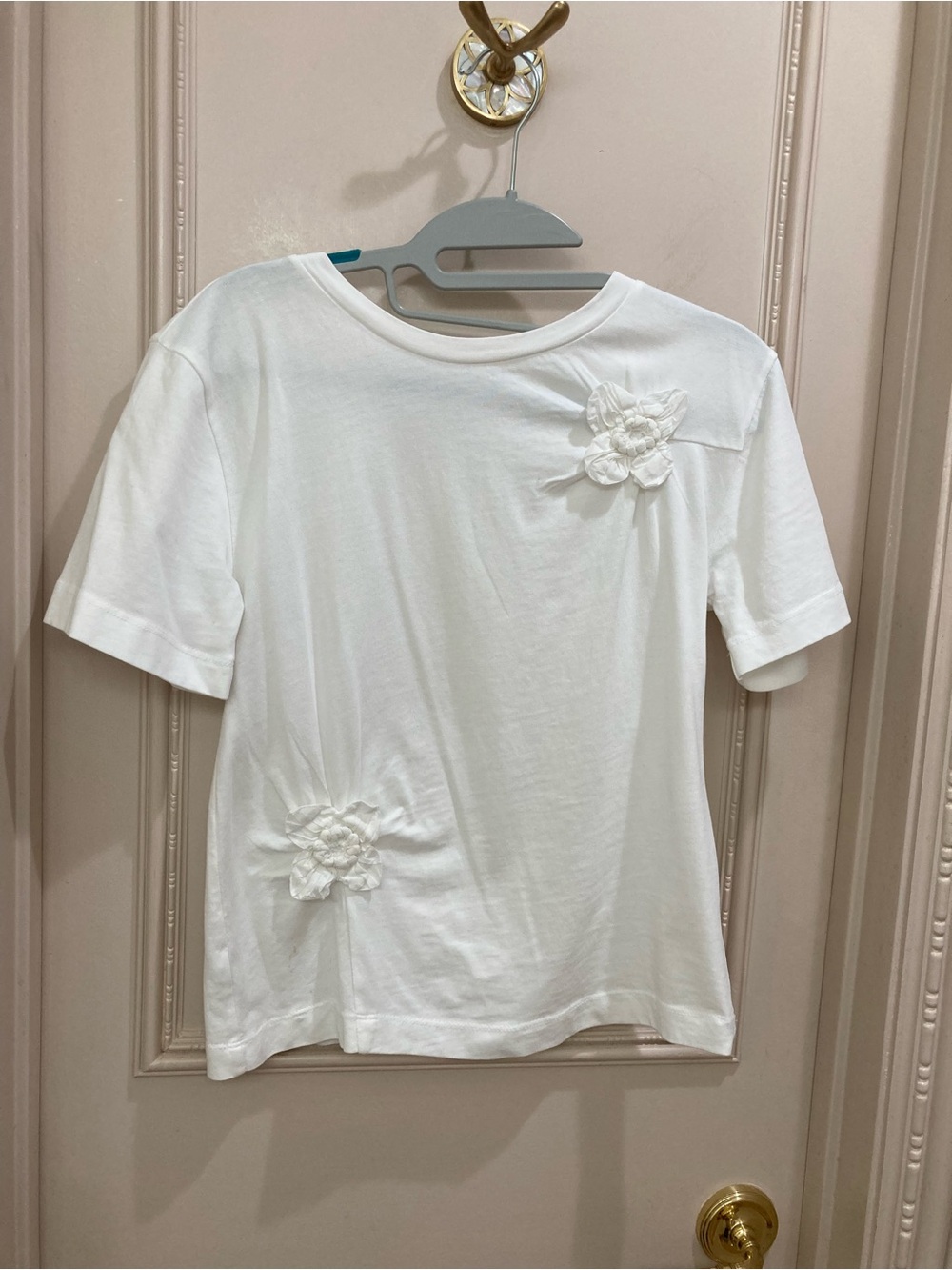LOFT White Short-Sleeve Tee with 3D Floral Appliqués